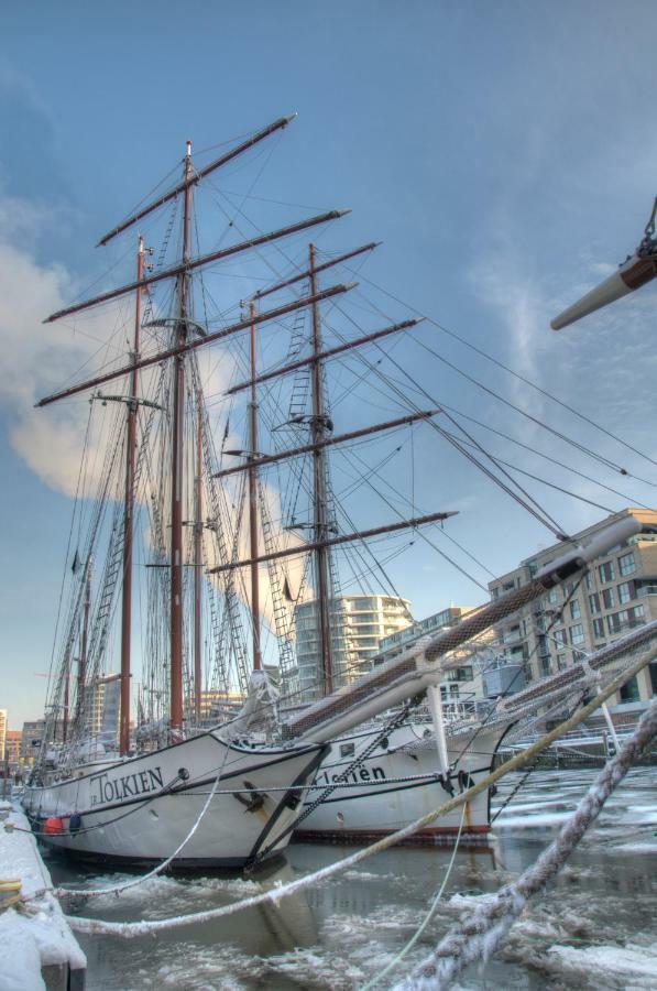 Segelschiff Loth Lorien Hotel ฮัมบูร์ก ภายนอก รูปภาพ