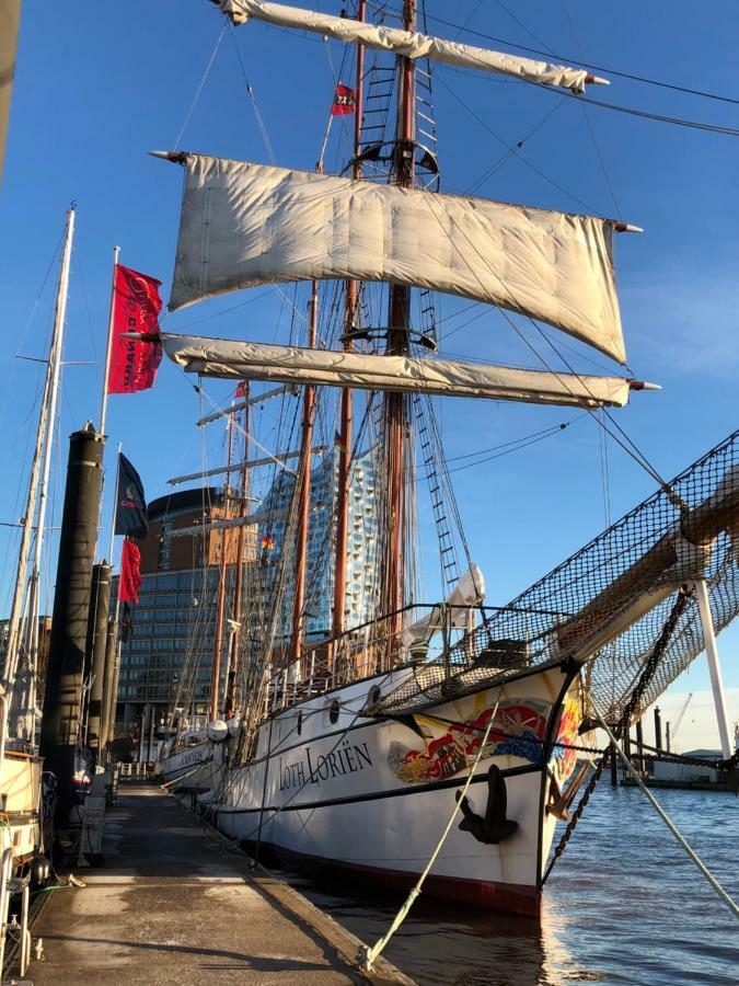 Segelschiff Loth Lorien Hotel ฮัมบูร์ก ภายนอก รูปภาพ