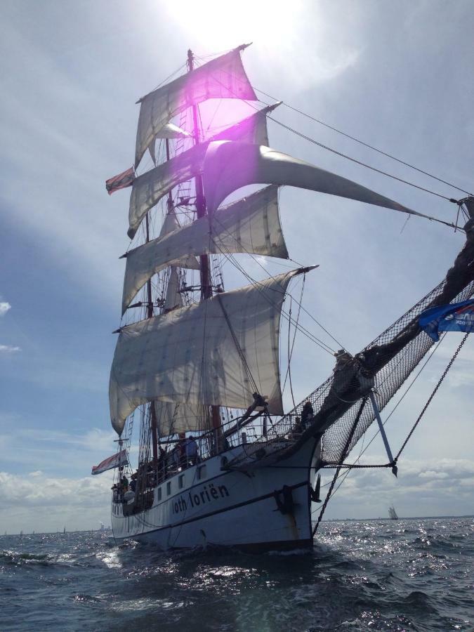 Segelschiff Loth Lorien Hotel ฮัมบูร์ก ภายนอก รูปภาพ