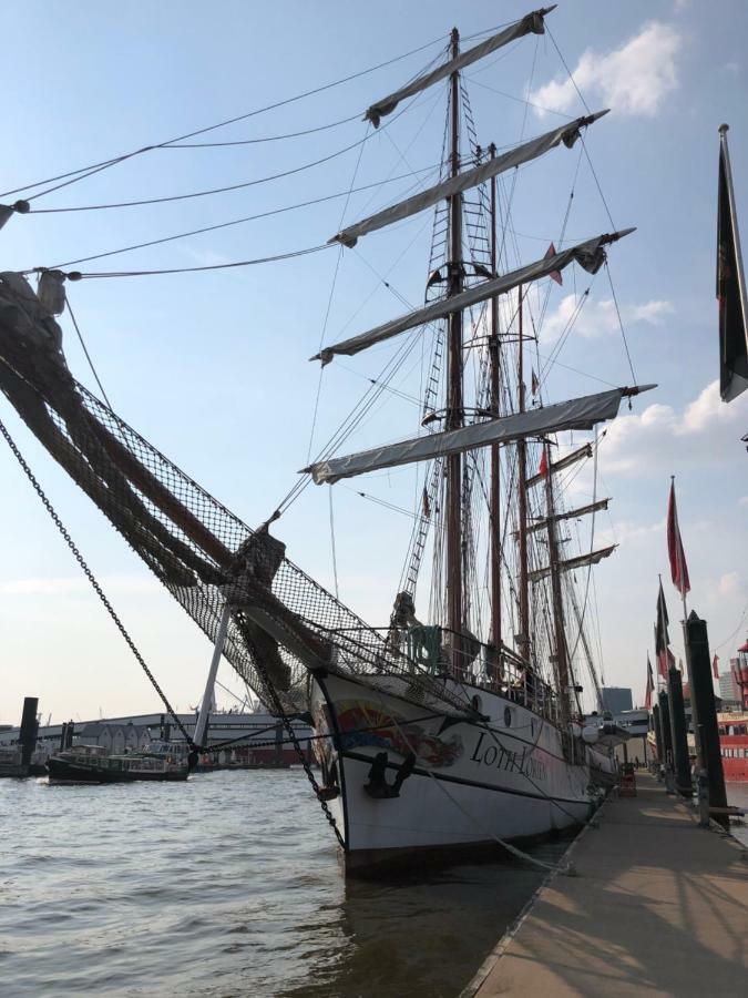Segelschiff Loth Lorien Hotel ฮัมบูร์ก ภายนอก รูปภาพ