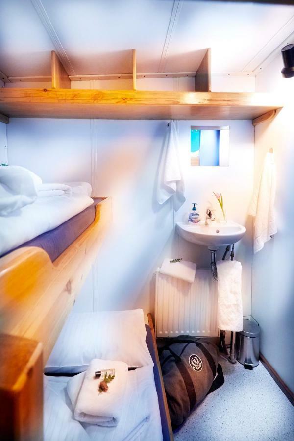 Segelschiff Loth Lorien Hotel ฮัมบูร์ก ภายนอก รูปภาพ