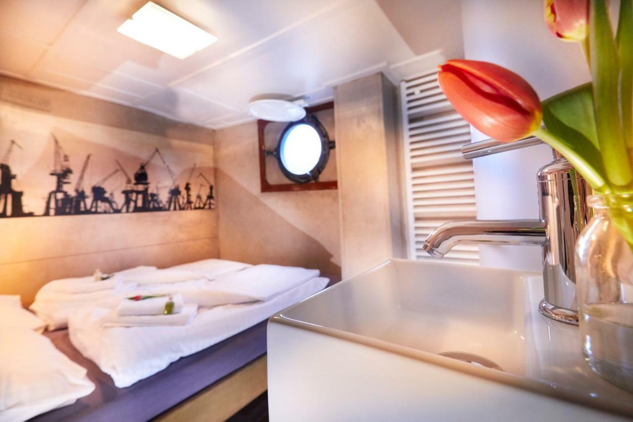Segelschiff Loth Lorien Hotel ฮัมบูร์ก ภายนอก รูปภาพ